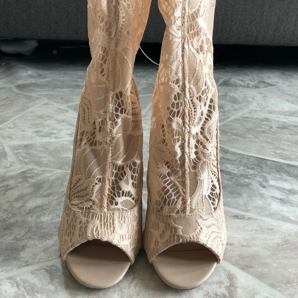 NWOT QUPID sexy pale pink pastel lace peep toe ankle heels Size 6 & 7 - Picture 2 of 5